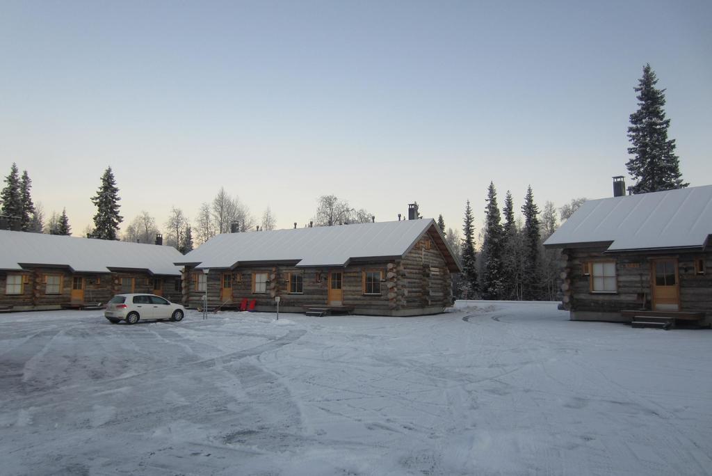 Lost Inn Cabins Akaslompolo Exterior photo
